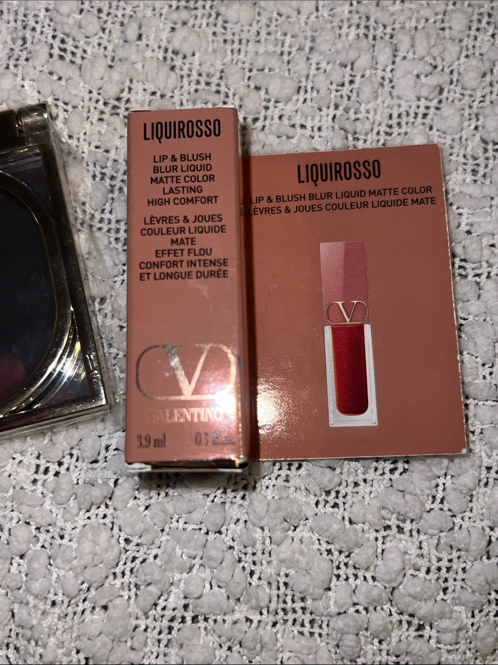 Valentino Beauty Compact Mirror & Valentino Liquirosso Lip & Blush Blur Liquid - Picture 4 of 6